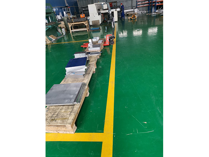 无锡铝板采用粉末静电喷涂为的是提高铝板表面的耐腐蚀性能力